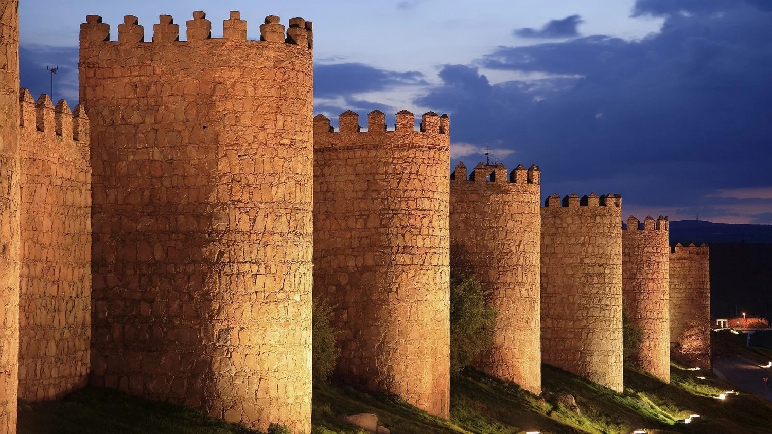 Ávila: entre murallas y misticismo